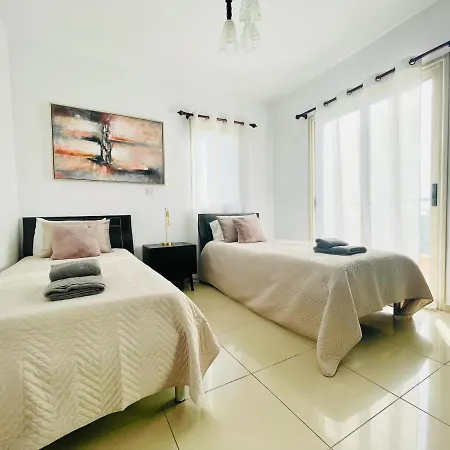 Oracle C-104 2 Bedroom Apartment